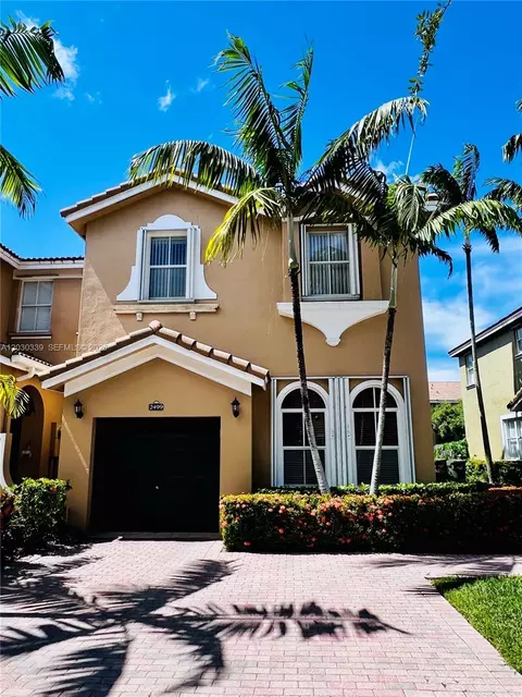 2499 SE 14th St, Homestead, FL 33035