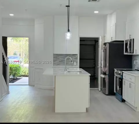 6388 Castelven #104, Orlando, FL 32835