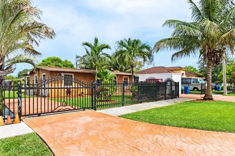 15600 NW 37th Pl, Miami Gardens, FL 33054