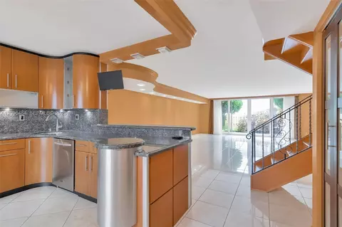 812 NE 26th Ave, Hallandale Beach, FL 33009