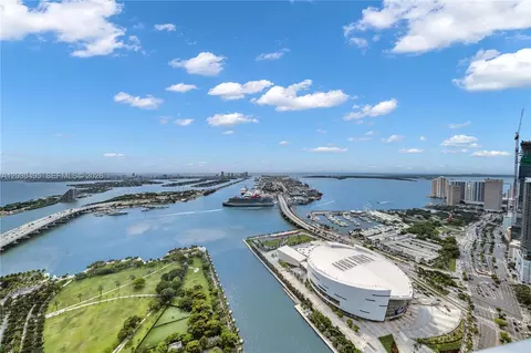 900 Biscayne Blvd #PH6205, Miami, FL 33132