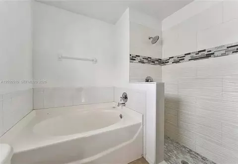Bath - 11007 Whitecap Dr, Riverview, FL 33579 photo 2 of 5