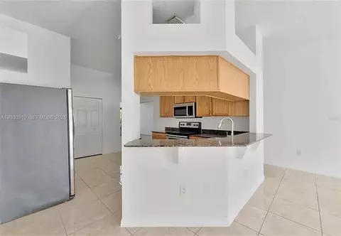 Kitchen - 11007 Whitecap Dr, Riverview, FL 33579 photo 7 of 7