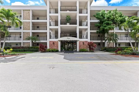 2800 N Palm Aire Dr #405, Pompano Beach, FL 33069