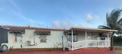 5612 NW 5612 Nw 206th Ln, Miami Gardens, FL 33055