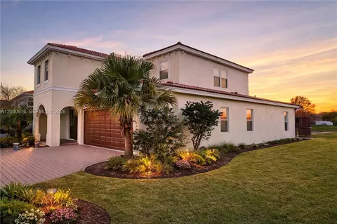 2802 Quiet Water Trl, Kissimmee, FL 34744