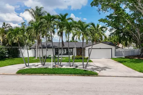 7905 9th Ave S, Saint Petersburg, FL 33707