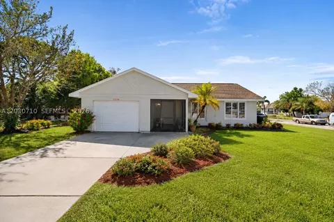 1526 SE Port St Lucie Blvd, Port Saint Lucie, FL 34952