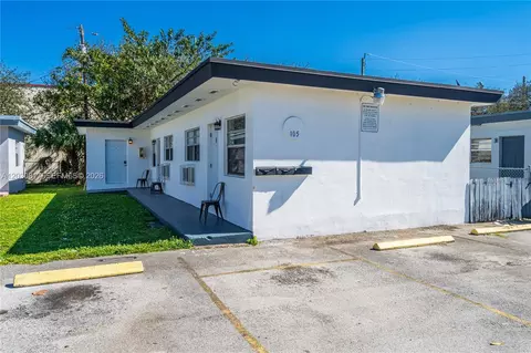 105 SW 5th Ct, Dania Beach, FL 33004