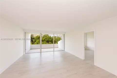 155 Ocean Lane Dr #403, Key Biscayne, FL 33149