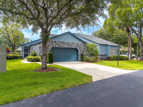 6561 Sutton Ct, Parkland, FL 33067