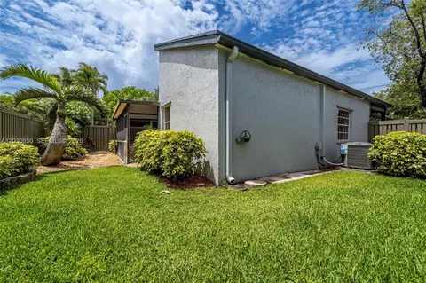 Exterior - 6561 Sutton Ct, Parkland, FL 33067 photo 11 of 17