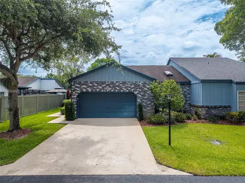 Exterior - 6561 Sutton Ct, Parkland, FL 33067 photo 3 of 17