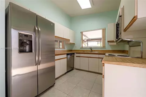 Kitchen - 6561 Sutton Ct, Parkland, FL 33067 photo 1 of 3