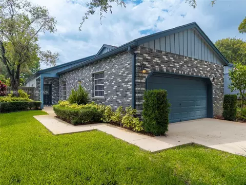 Exterior - 6561 Sutton Ct, Parkland, FL 33067 photo 2 of 17