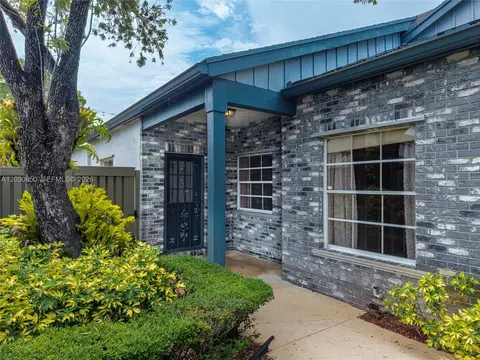 Exterior - 6561 Sutton Ct, Parkland, FL 33067 photo 7 of 17
