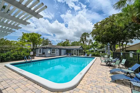 Exterior - 6561 Sutton Ct, Parkland, FL 33067 photo 16 of 17