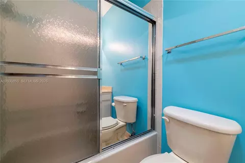 Bath - 6561 Sutton Ct, Parkland, FL 33067 photo 5 of 5