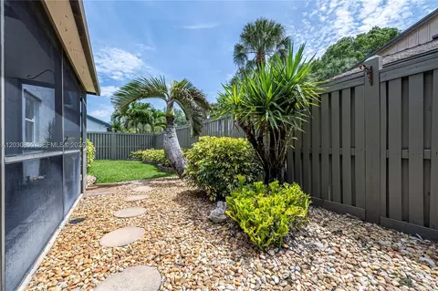 Exterior - 6561 Sutton Ct, Parkland, FL 33067 photo 13 of 17