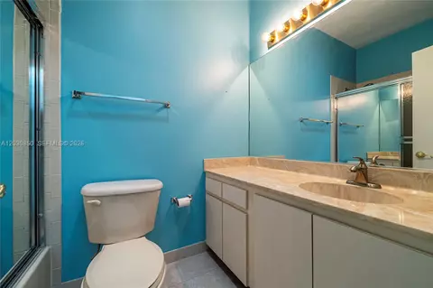 Bath - 6561 Sutton Ct, Parkland, FL 33067 photo 4 of 5