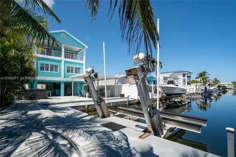 720 Boyd Dr, Key Largo, FL 33037