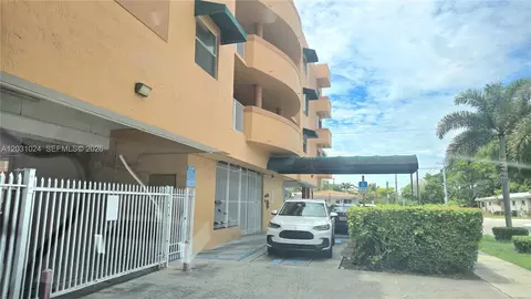 2441 SW 31st Ave #207, Miami, FL 33145