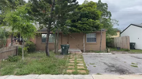 4754 Chariot Cir, Greenacres, FL 33463
