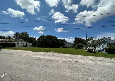 1624 NW 60th St, Miami, FL 33142