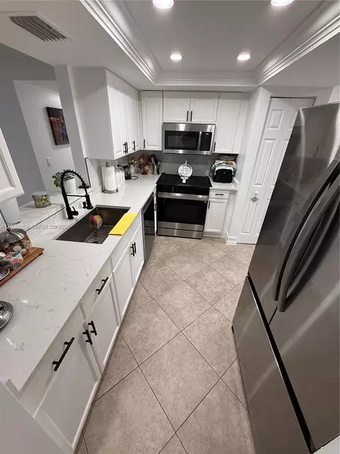 1020 NW 80th Ave #104, Margate, FL 33063