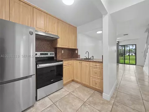 1001 SW 105 Ave #113, Miami, FL 33174