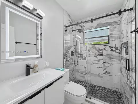 Bath - 4265 W 8th Ave, Hialeah, FL 33012 photo 1 of 5