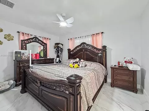 Bedroom - 4265 W 8th Ave, Hialeah, FL 33012 photo 3 of 6
