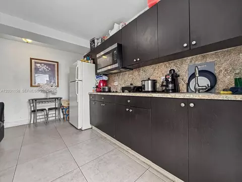 Kitchen - 4265 W 8th Ave, Hialeah, FL 33012 photo 8 of 8