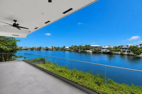 38 N Bounty Ln, Key Largo, FL 33037