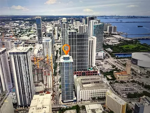 121 NE 5th St #1012A, Miami, FL 33132