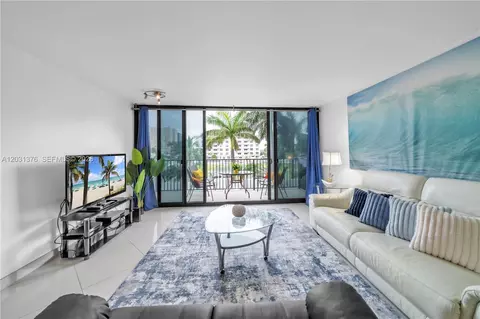2101 S Ocean Dr #204, Hollywood, FL 33019