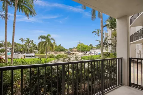1301 River Reach Dr #106, Fort Lauderdale, FL 33315