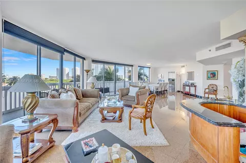 2000 Island Blvd #806, Aventura, FL 33160