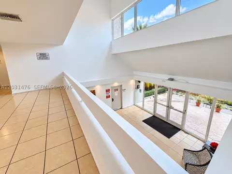 Entry Way - 140 Lakeview Dr #211, Weston, FL 33326 photo 1 of 2