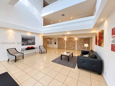 Living - 140 Lakeview Dr #211, Weston, FL 33326 photo 3 of 3