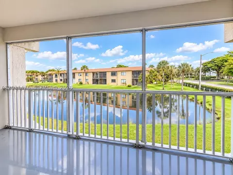 Exterior - 140 Lakeview Dr #211, Weston, FL 33326 photo 1 of 1