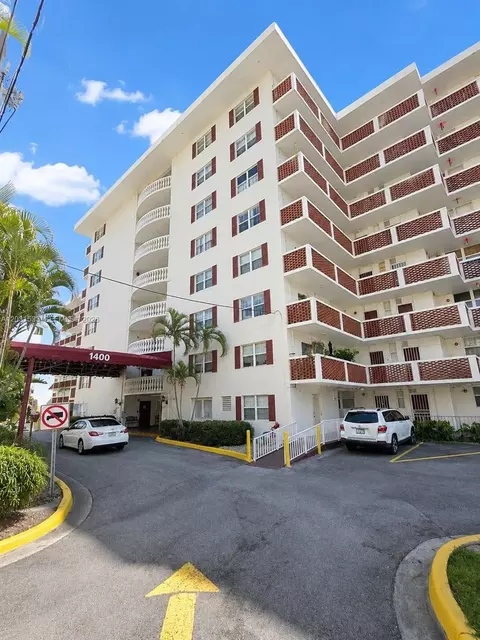 3660 NE 166th St #805, North Miami Beach, FL 33160