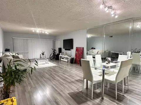 601 Ives Dairy Rd #401-8, Miami, FL 33179