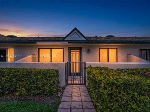 10828 SW 72nd St #205, Miami, FL 33173