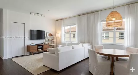420 15th St #307, Miami Beach, FL 33139