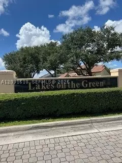 9136 NW 192nd Ter, Hialeah, FL 33018