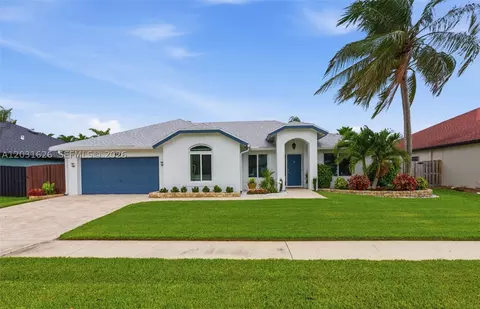 943 SW 149th Way, Sunrise, FL 33326