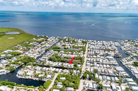 456 Bowie Ln, Key Largo, FL 33037