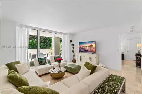 3400 SW 27th Ave #207, Miami, FL 33133