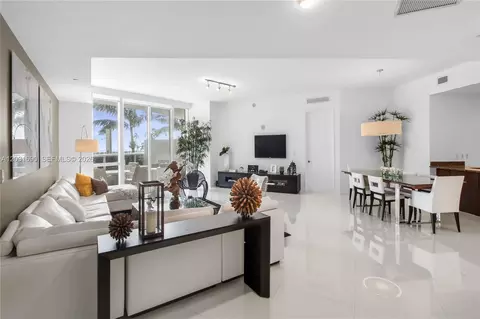 15811 Collins Ave #403, Sunny Isles Beach, FL 33160